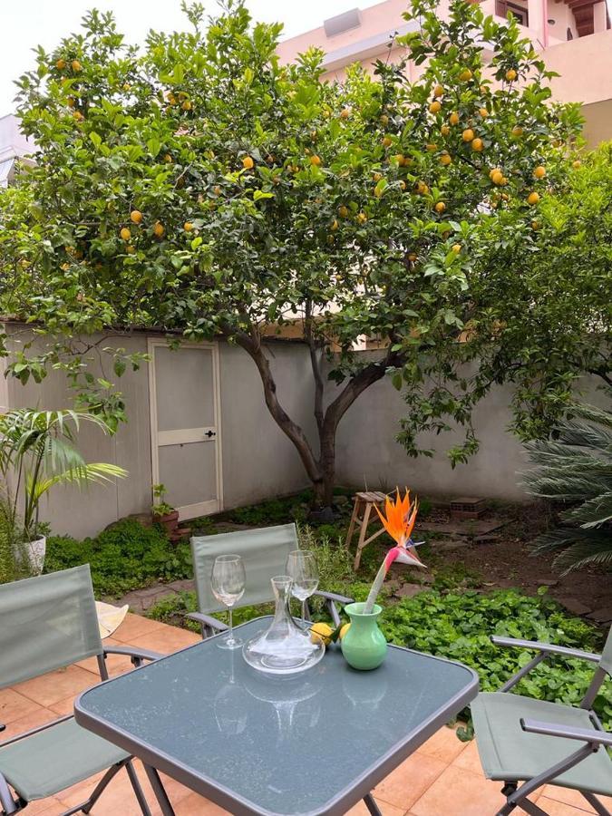 Апартаменти Tangerine Tree House Кальярі Екстер'єр фото